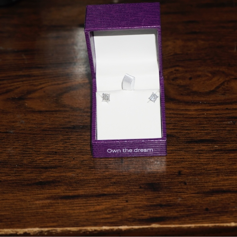 Elegant Diamond Silver Star Earrings Brand New